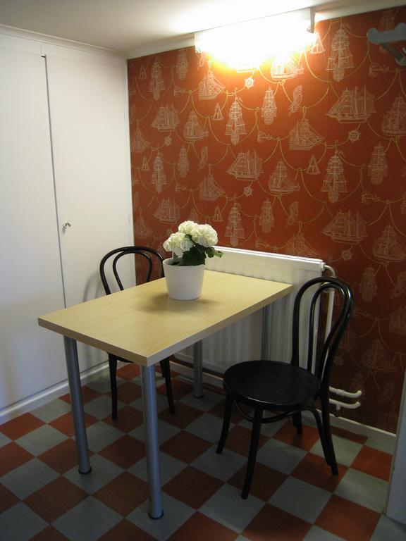 Accommodation For 2 In The Center City Of Lysekil Exterior foto